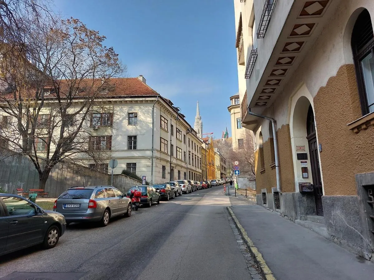 Sunny Studio At The Castle Budapest